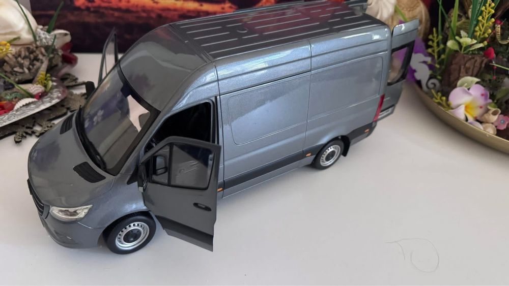Macheta Norev Mercedes Sprinter