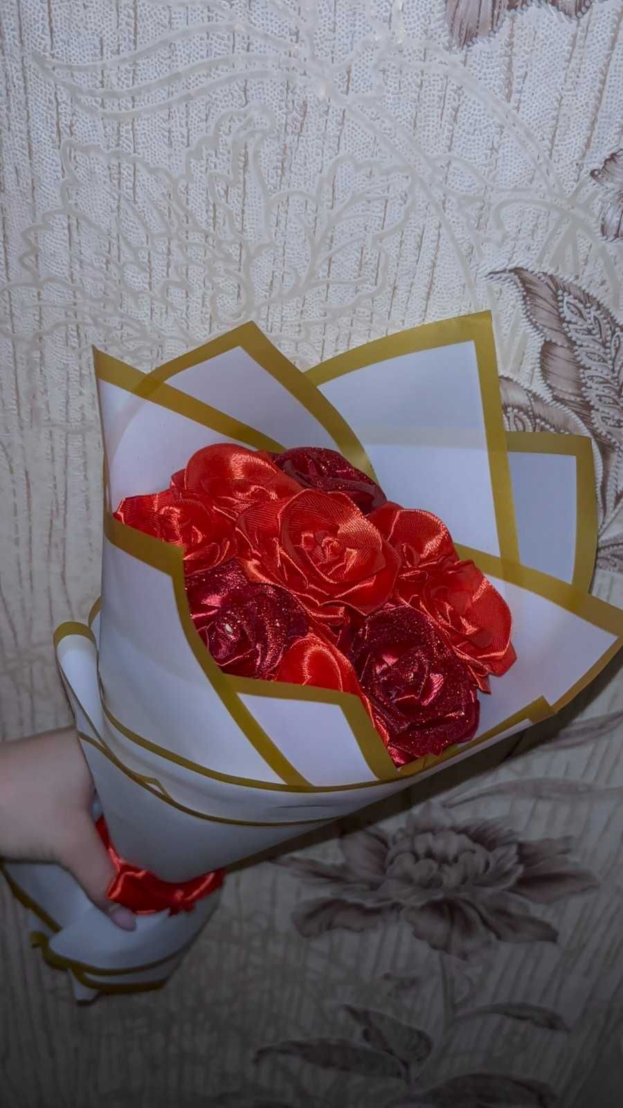 Вечни рози (сатенени) букети