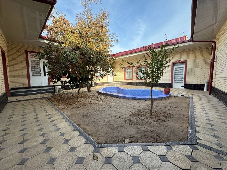 Бадамзар 6 комн 3,5 сотик еуродом