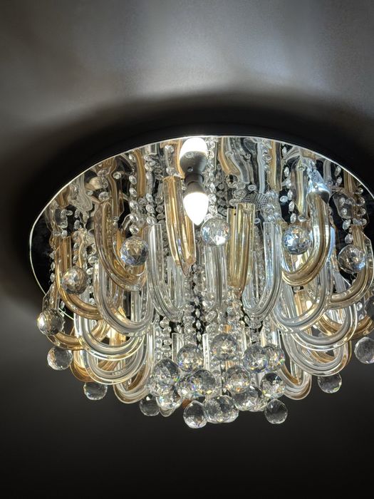 Продам хрустальную люстру