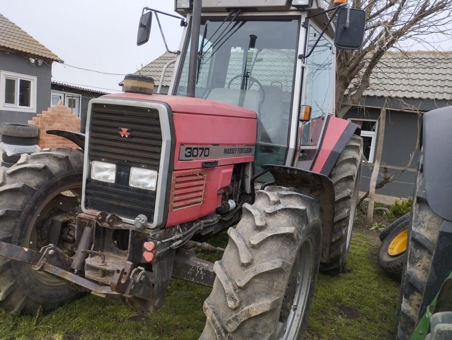 Dezmembrez / piese massey ferguson  3060. 3065. 3070. 3080. 3075. 3085