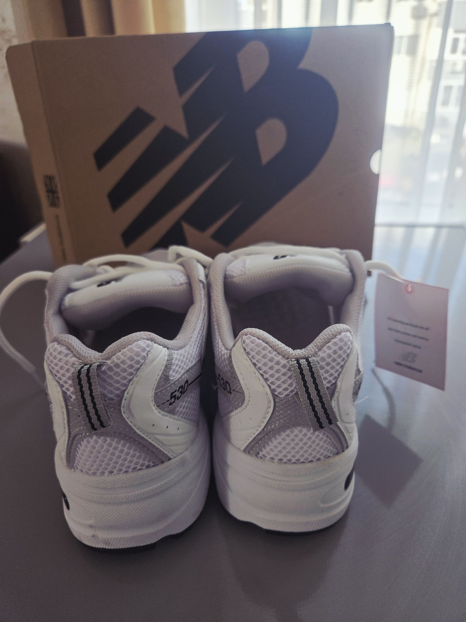 Adidașii New Balance 530