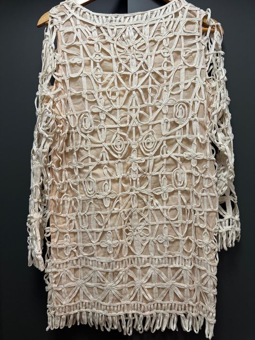 Rochie brodată crem Mango