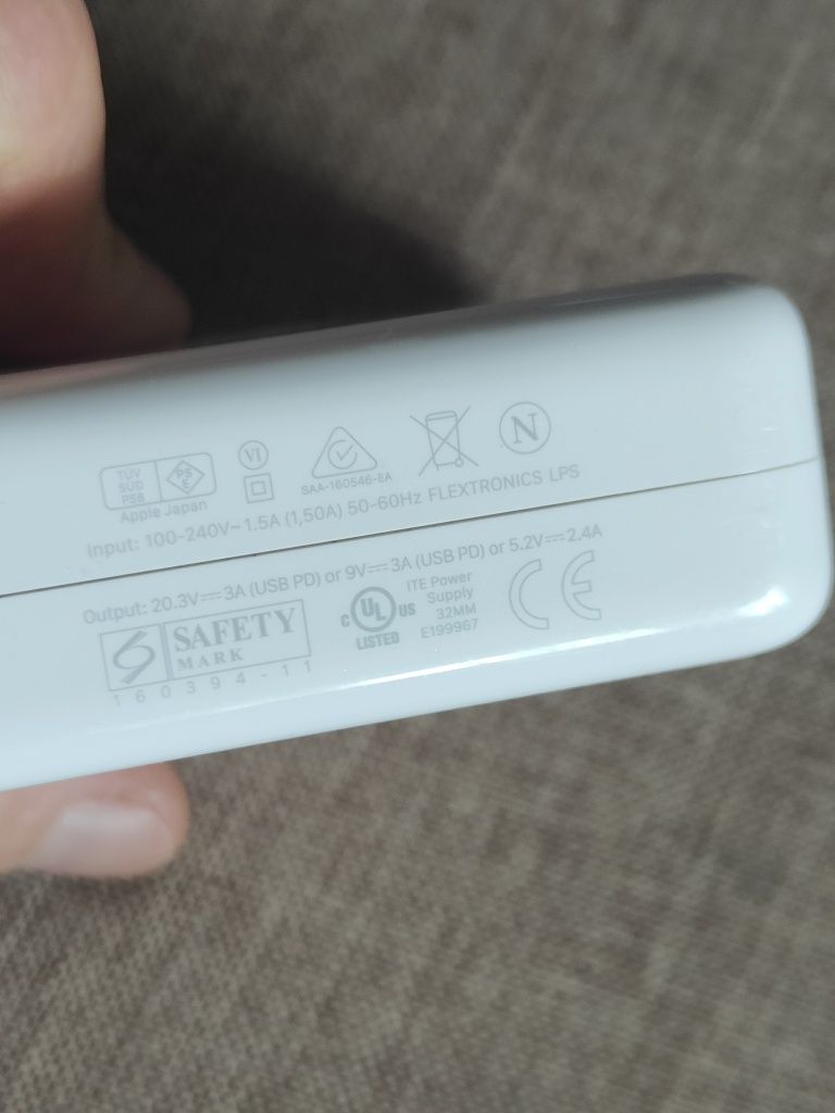 Încărcător alimentator Apple USB C 61W MacBook Pro A1718