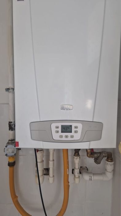 Продам газовый котел, фонари, унитаз, провода