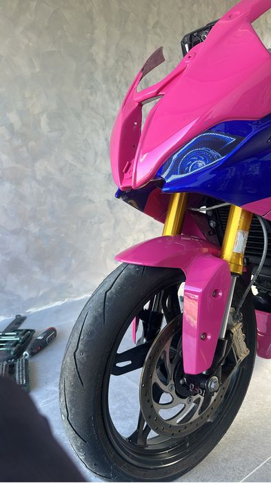 BMW G 310 R – motocicletă de circuit pregătită și performantă