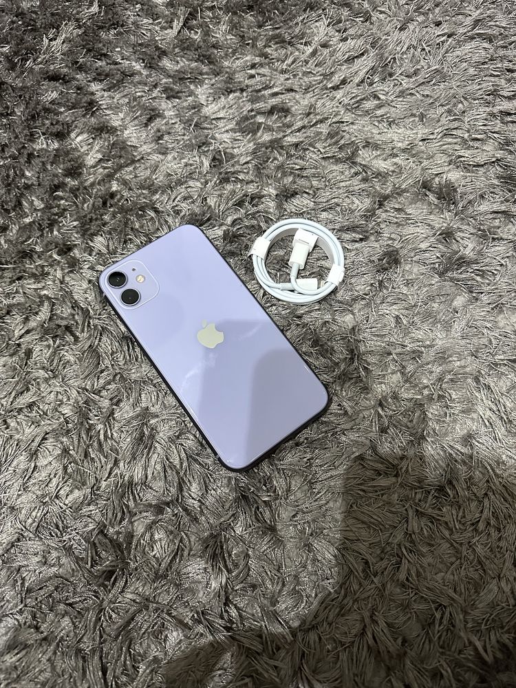 Vand iPhone 11 - 64 GB - In stare buna