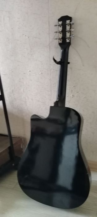 Продам гитару, цена 32000 тг