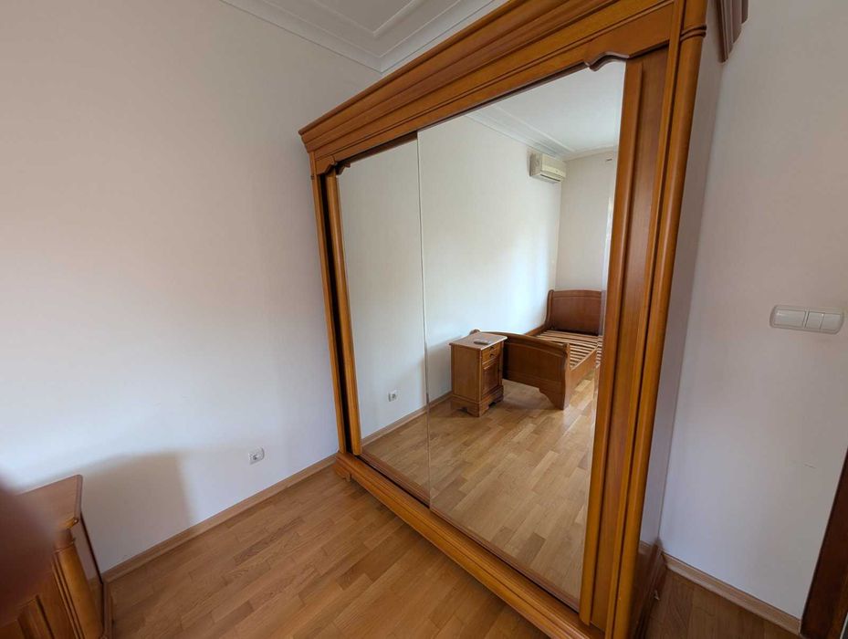 Гардероб с огледални врати (2 броя)