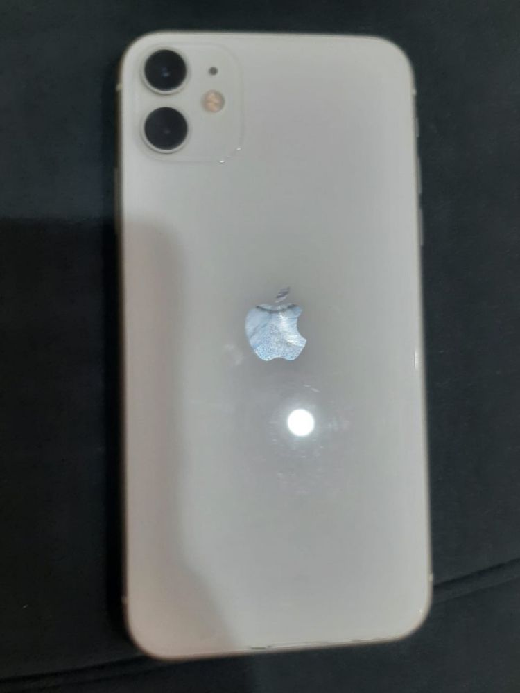 iPhone 11.