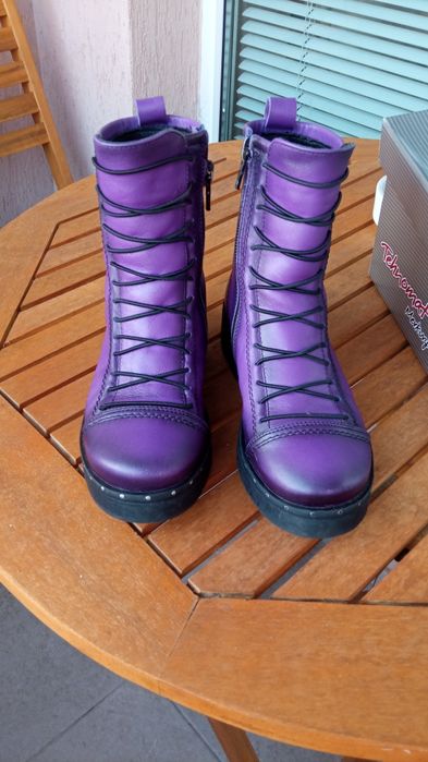 Продавам чисто нови боти н.31