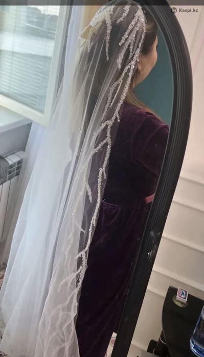 Продам белую свадебную фату с кружевами на полный рост. Новая.