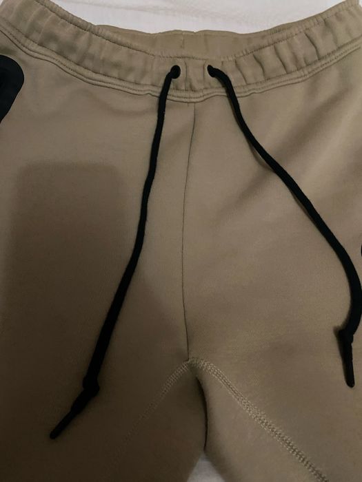 Pantaloni Nike Tech
