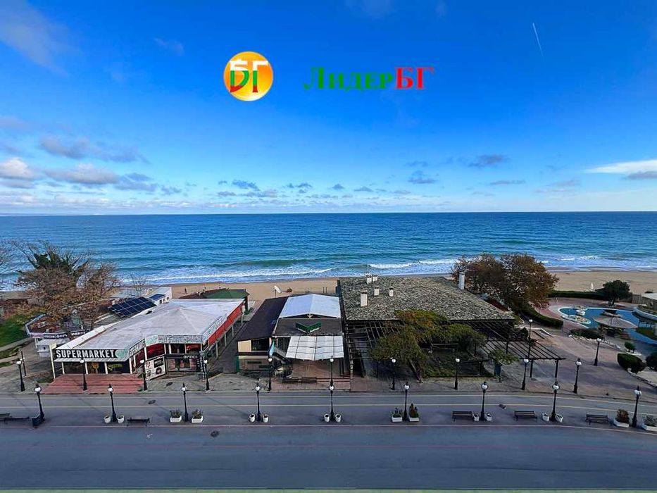 Двустаен апартамент с фронтална гледка морето на първа линия
