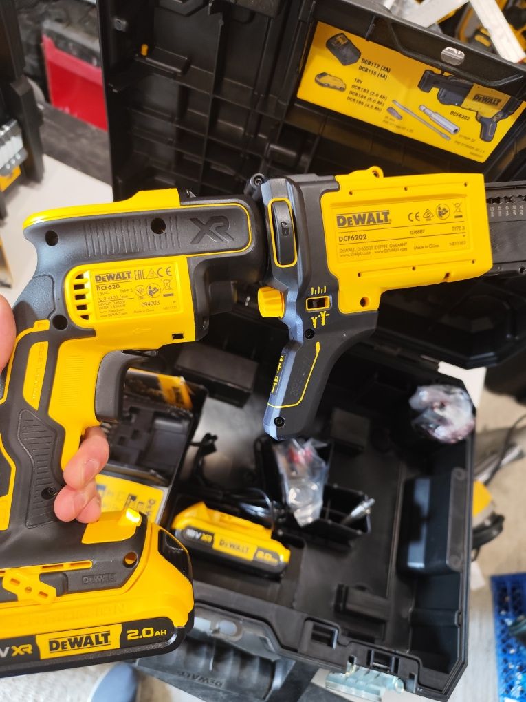 Безчетков винтоверт за гипсокартон Девалт DeWalt DCF620D2K
