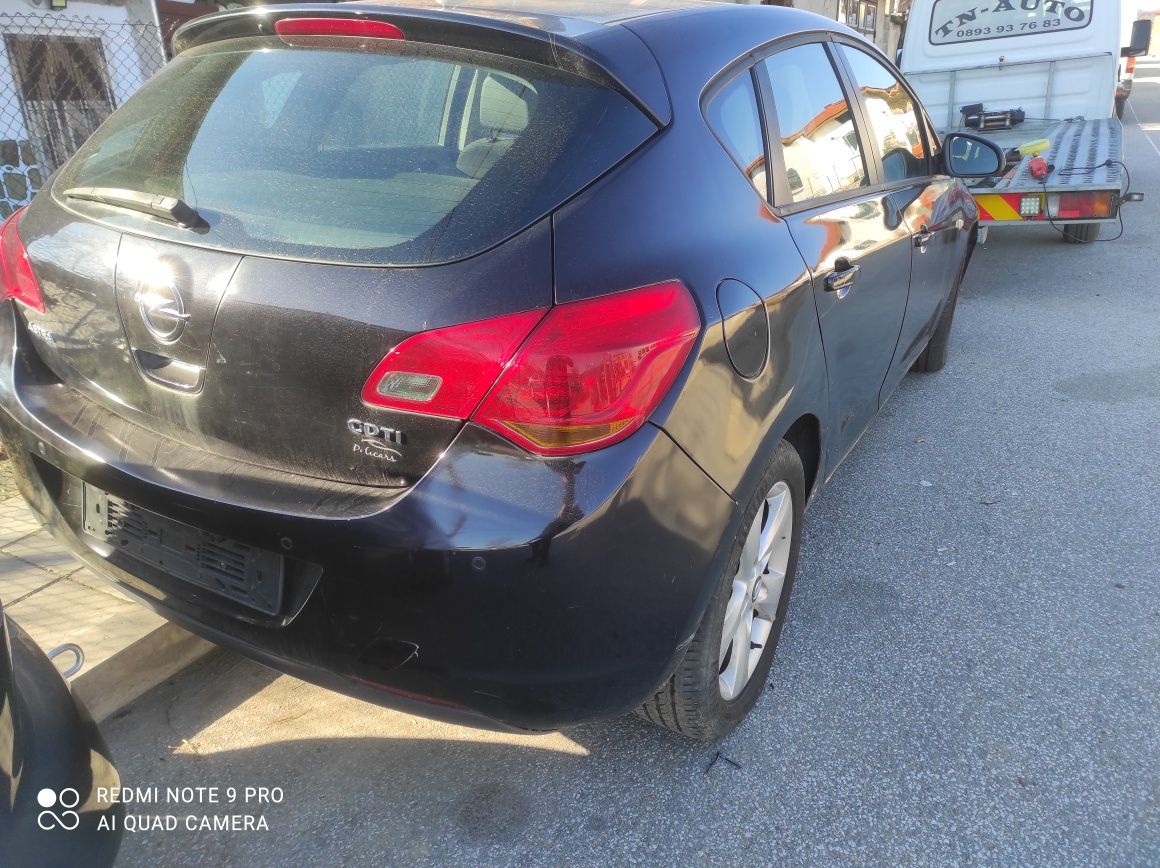Opel Astra J 1.7 CDTI На Части