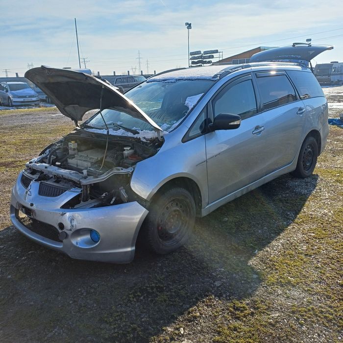 Мицубиши Грандис 2.4i На части