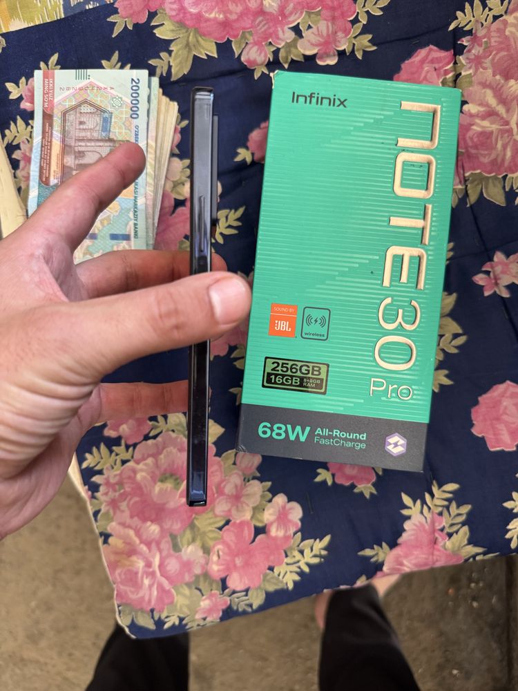 infinix not 30 pro 8.256g holati ideal karopka dak bor