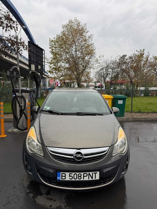 Opel  CORSA  2013  un autoturism pe care sigur ţi-l permiţi