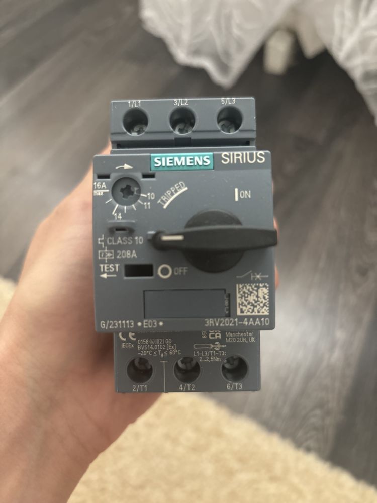 Продаю автоматический выключатель Siemens Sirius