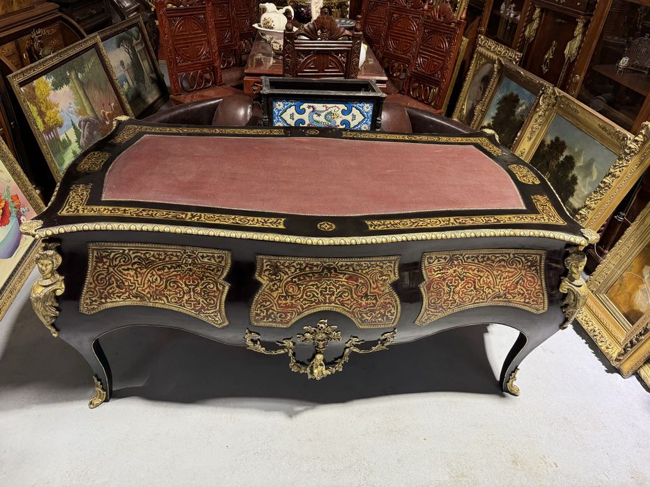 Birou din lemn masiv cu ornamente bronz, stil boulle