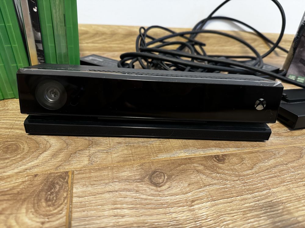Pachet Xbox One X, Kinect