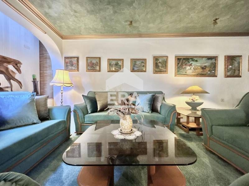 Продава се Многостаен апартамент в София, Бояна - 315 кв.м за 2004 €/кв.м - Снимка #1