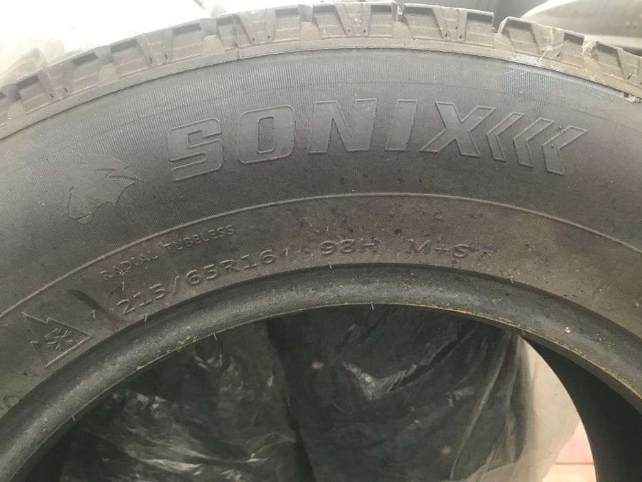 Шины Sonix Snowrover 966.  Зима. 215/65R16