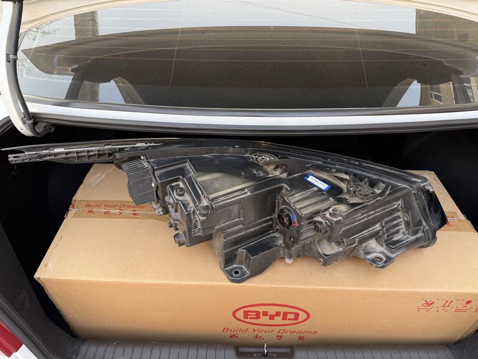 Продается левая передняя фара на BYD CHAZOR DM-I