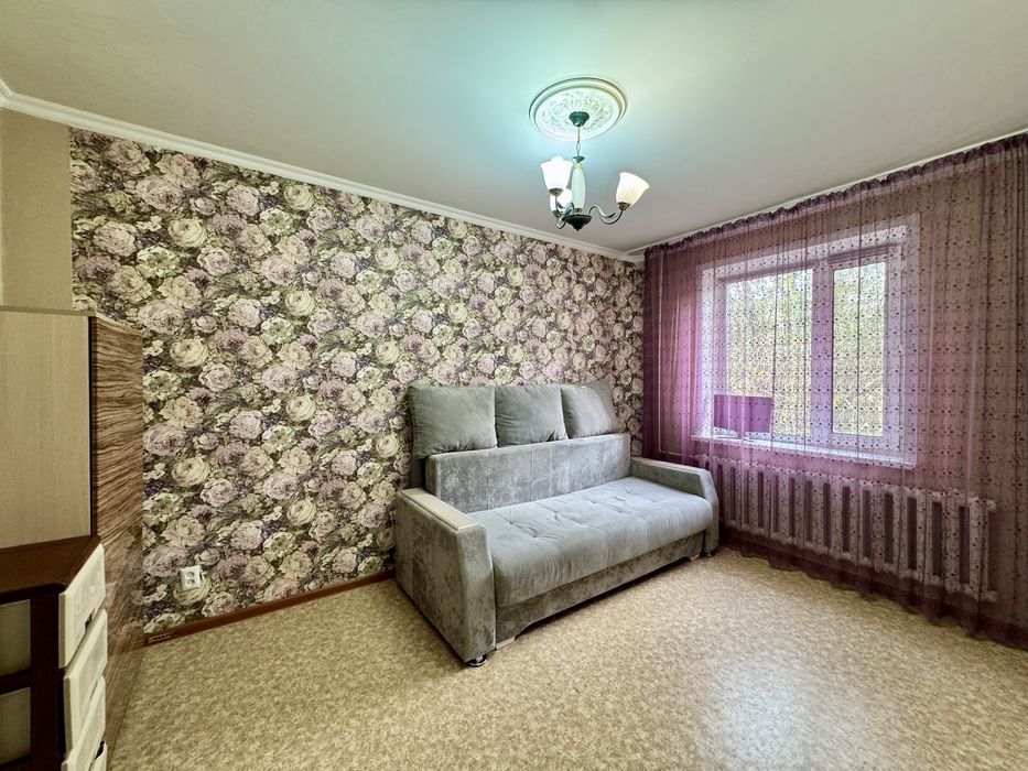 Продаётся улучшенная 2 комн. кв - мкр. Степной-4, дом 12