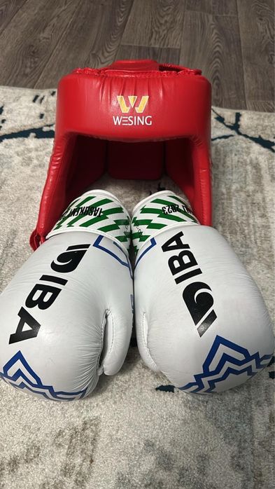 Продается шлем и перчатки шлем 2Xl перчатки 12oz