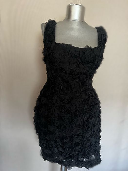 Рокля с  3д цветя