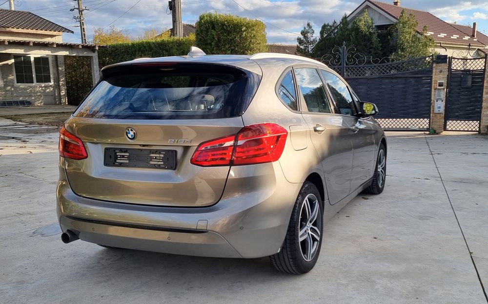 BMW seria 2 218d sport