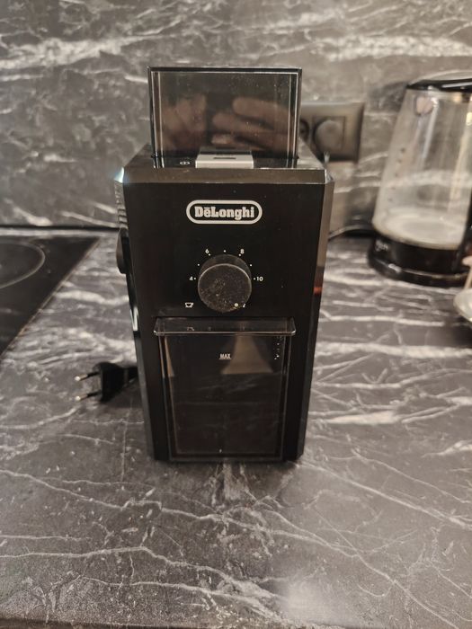 CRUPS КАФЕМАШИНА, еспресо-шварц кафе + кафемелачка DELONGHI