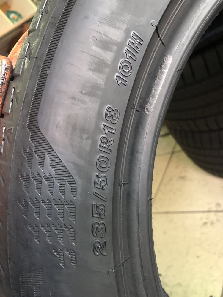 235 50 18 Bridgestone de vara