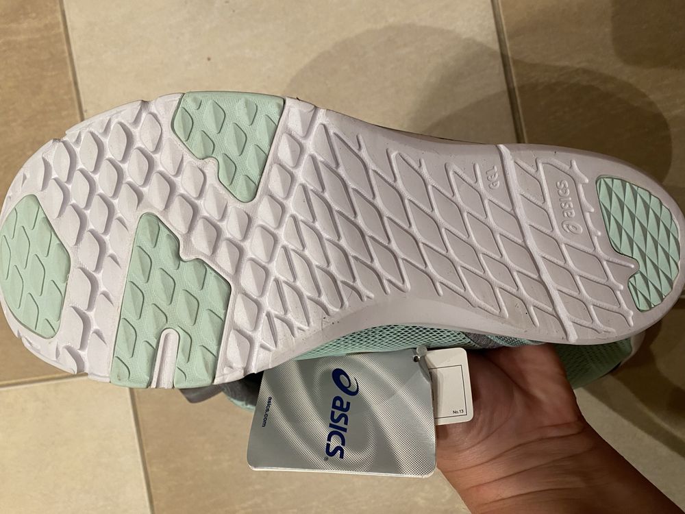Нови Маратонки Asics