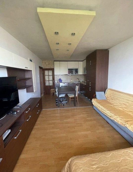 Тристаен апартамент под наем в ж.к. Сухата река, 2212094
