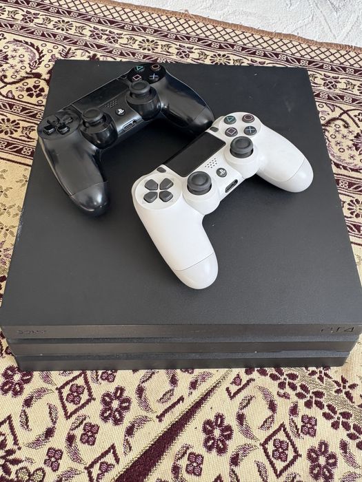 PlayStation 4 pro 1 Tb
