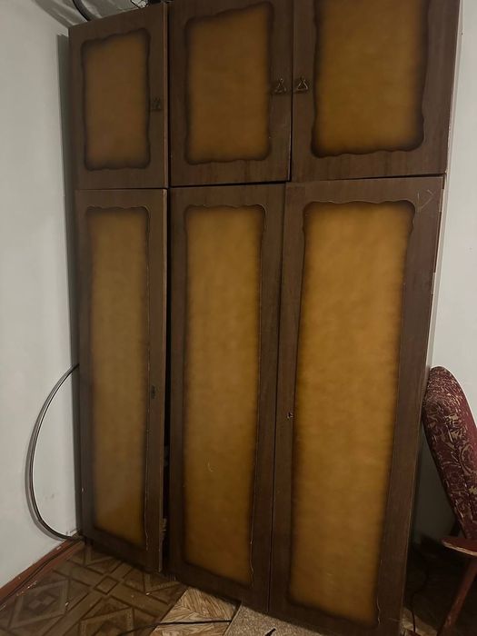 Шкаф трех дверная