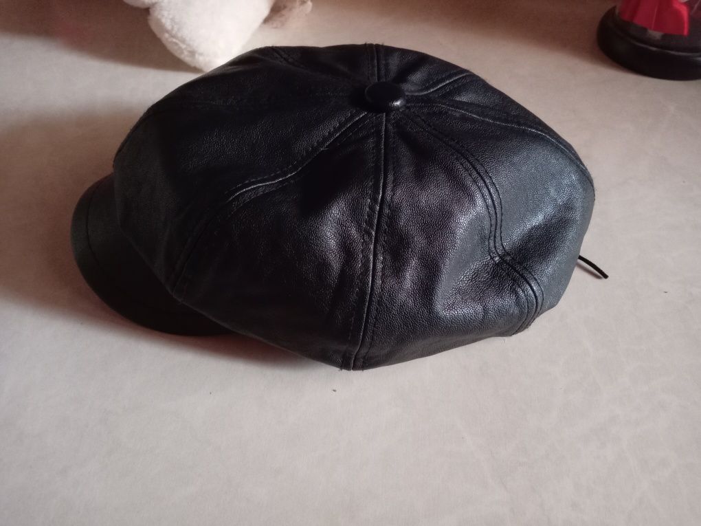 Shapka sotiladi ayollar uchun