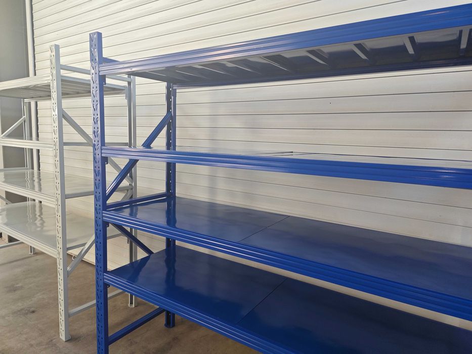 Метални стелажи с 4 рафта