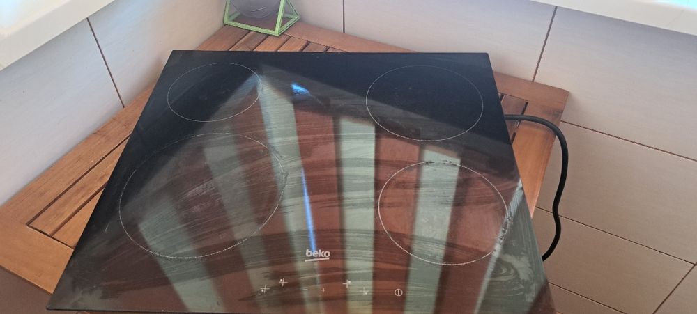 Plita vitroceramica beko