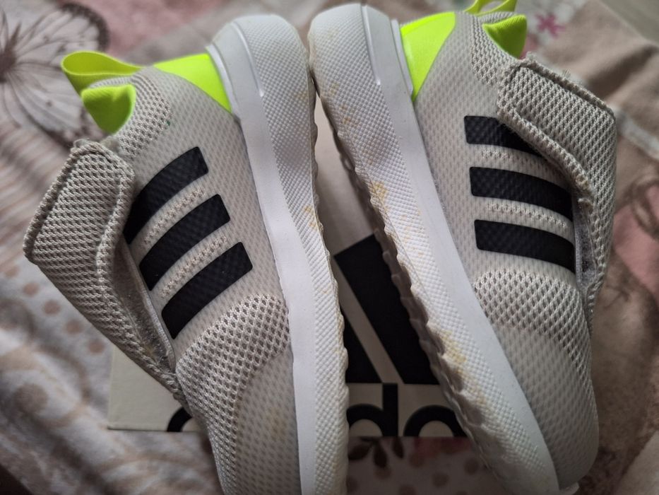 Adidas маратонки за деца