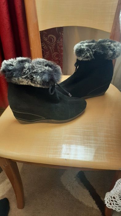 Продам зимние ботинки