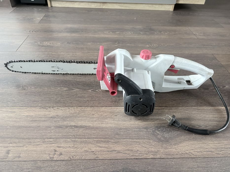 Fierastrau electric cu lant/ drujba