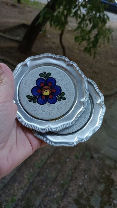 Немски подложни чинийки