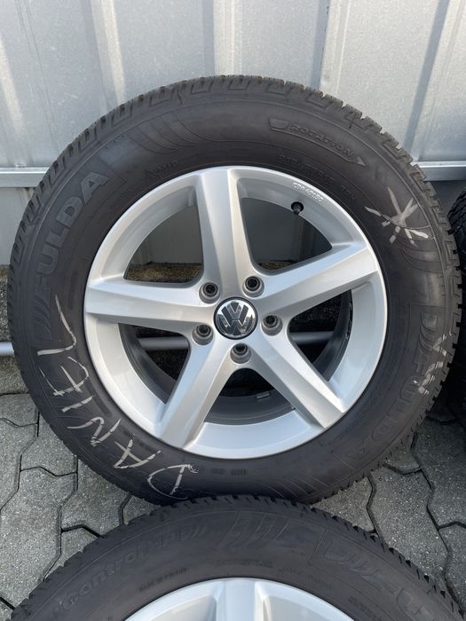 Jante de aluminiu originale VW Tiguan cu cauciucuri de iarna ca noi!