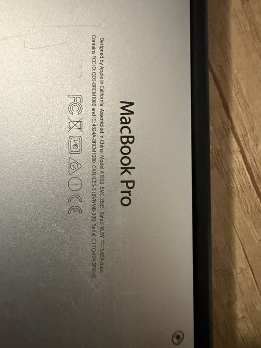 Apple MacBook Pro (display spart)