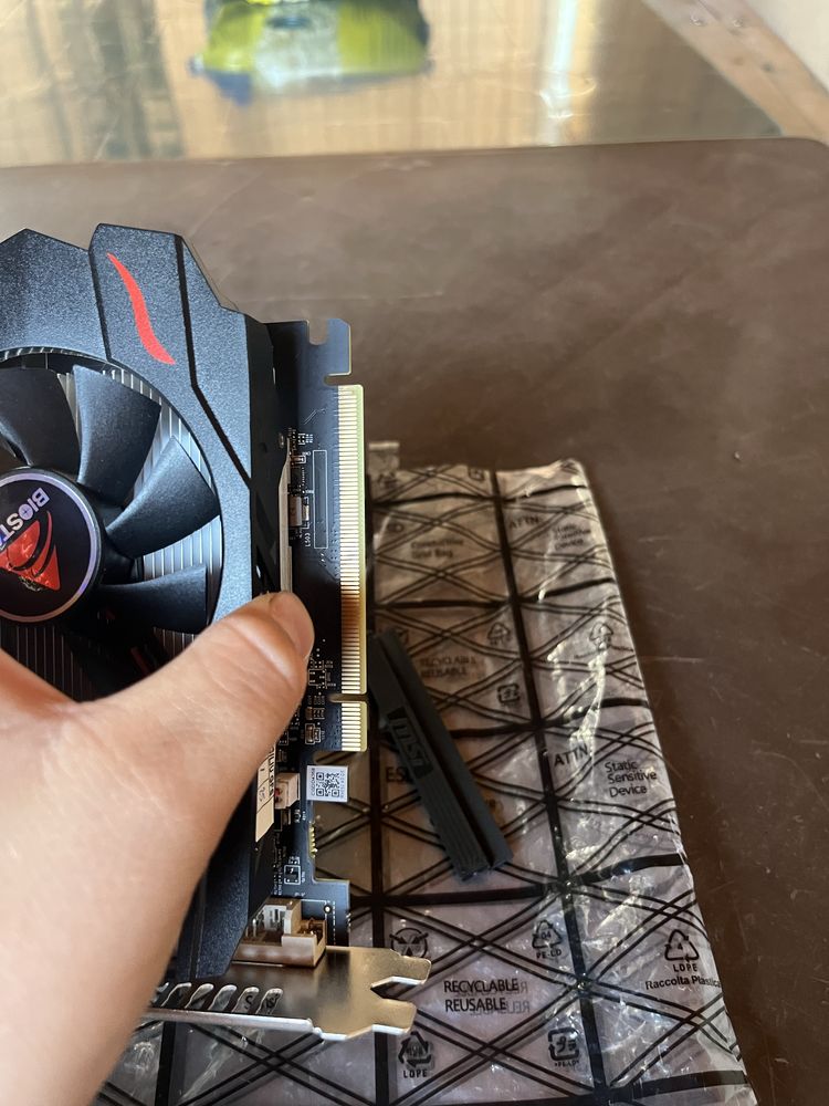 Придавам Видео карта RX 550
