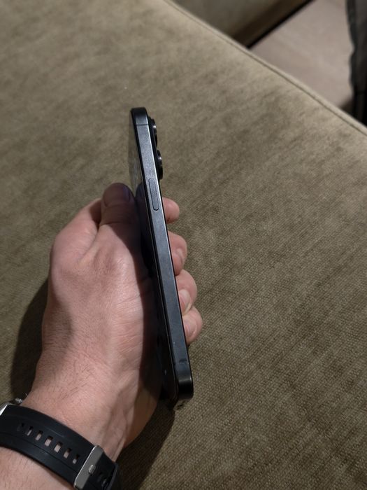 Продавам apple iphone 15 pro max 256gb